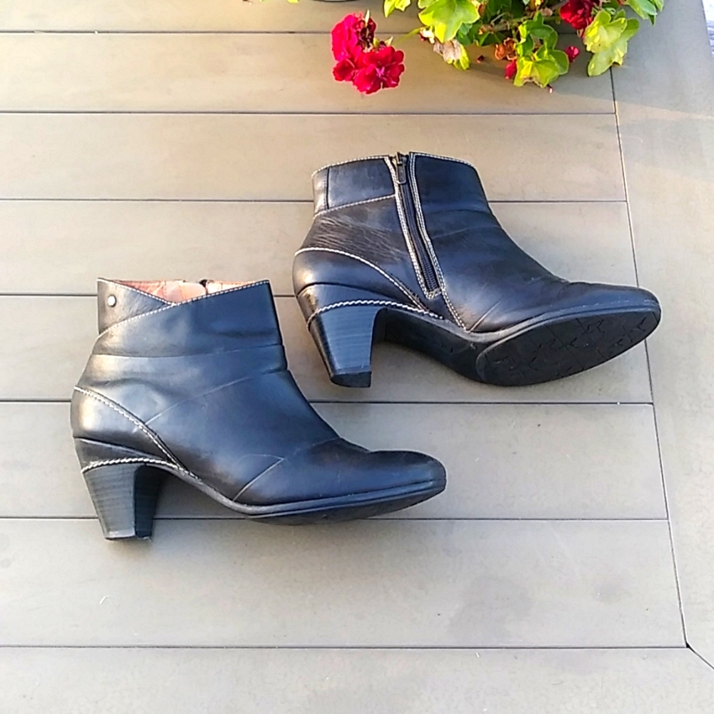 Pikolinos booties
